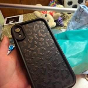 iphone xr black cheetah print phone case